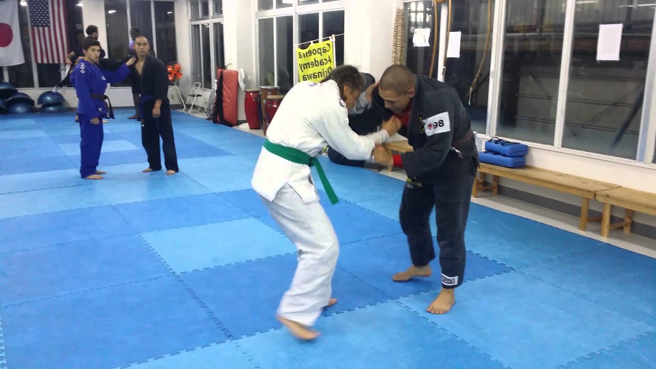 Japanese Whizzer Throw || Capoeira Academy Okinawa(1)