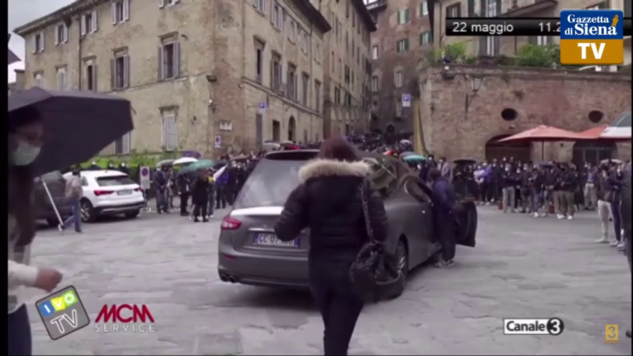 I funerali di Andrea Mari detto Brio dalla Basilica di Santa Maria in Provenzano