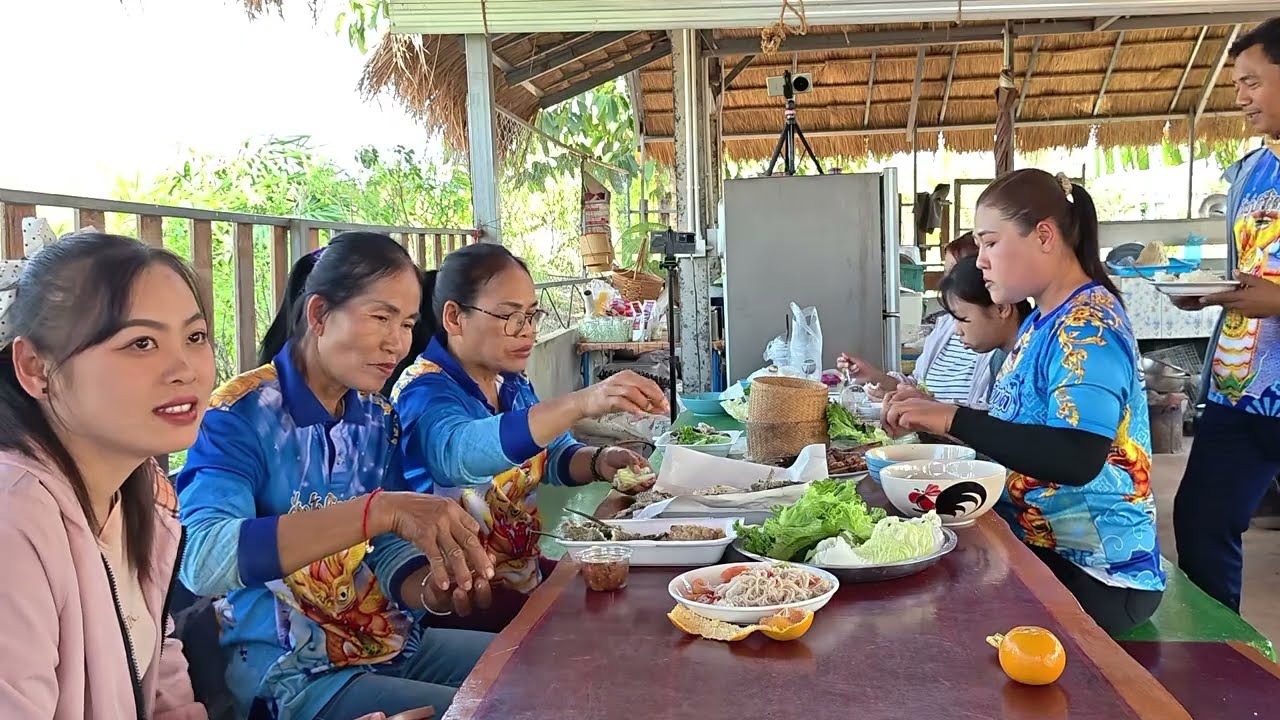 สูตรเซอร์ไพรส์มาถึง..ผู้ใหญ่ใจดีเลี้ยง มื้อเที่ยง  เมนูถูกใจสว
