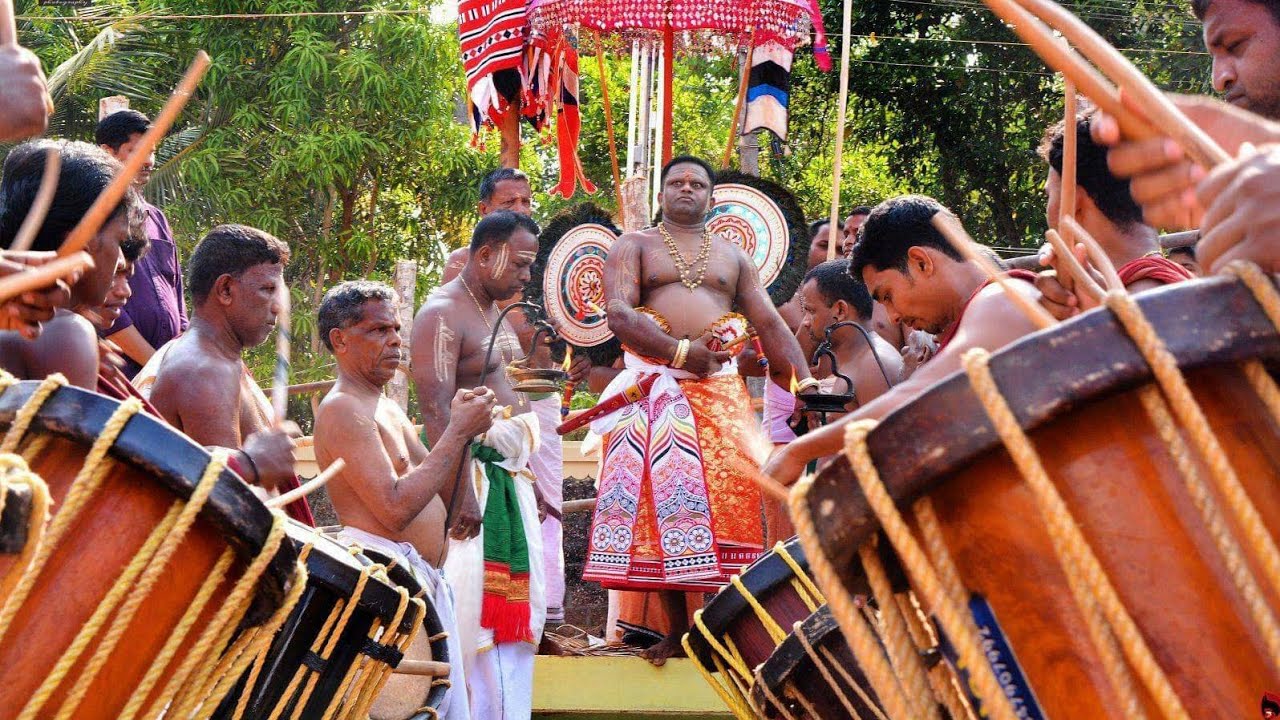 വൈരജാതൻ കൊടിയില പിടിക്കൽ#Vairajathan Kodiyila Pidikkal🔥#theyyam kannur#theyyam kasargod#veerabhadra