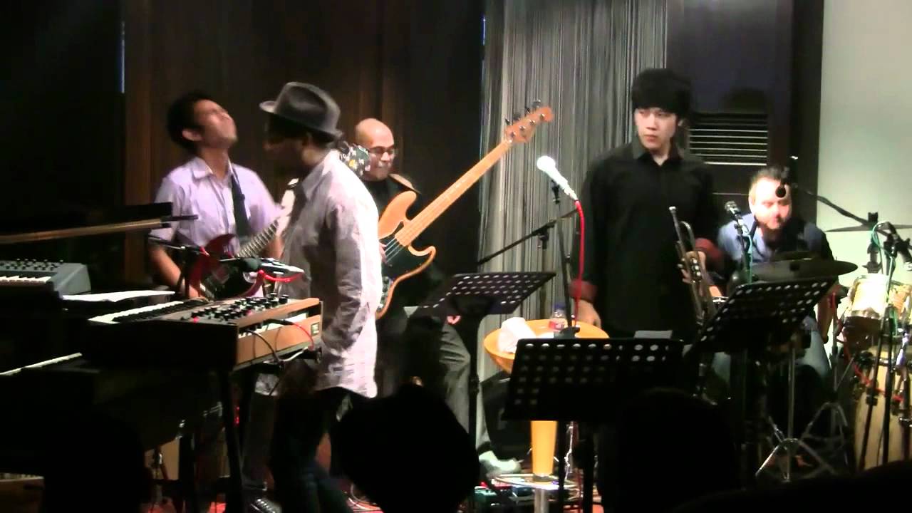 Glenn Fredly ft. Indra Lesmana - Dansa Yo Dansa @ Mostly Jazz 03/12/11 [HD]