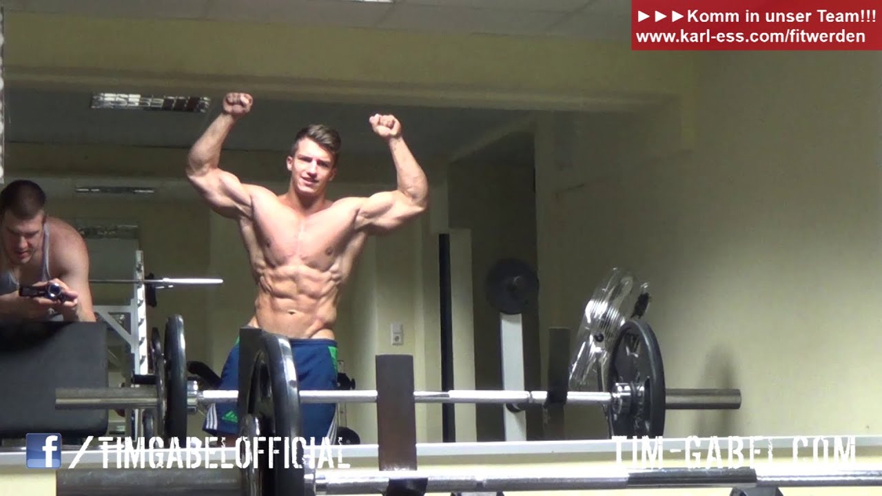 18 yo natural bodybuilder flexing and posing abs - Posing und Sixpack Form - TIM-GABEL.COM