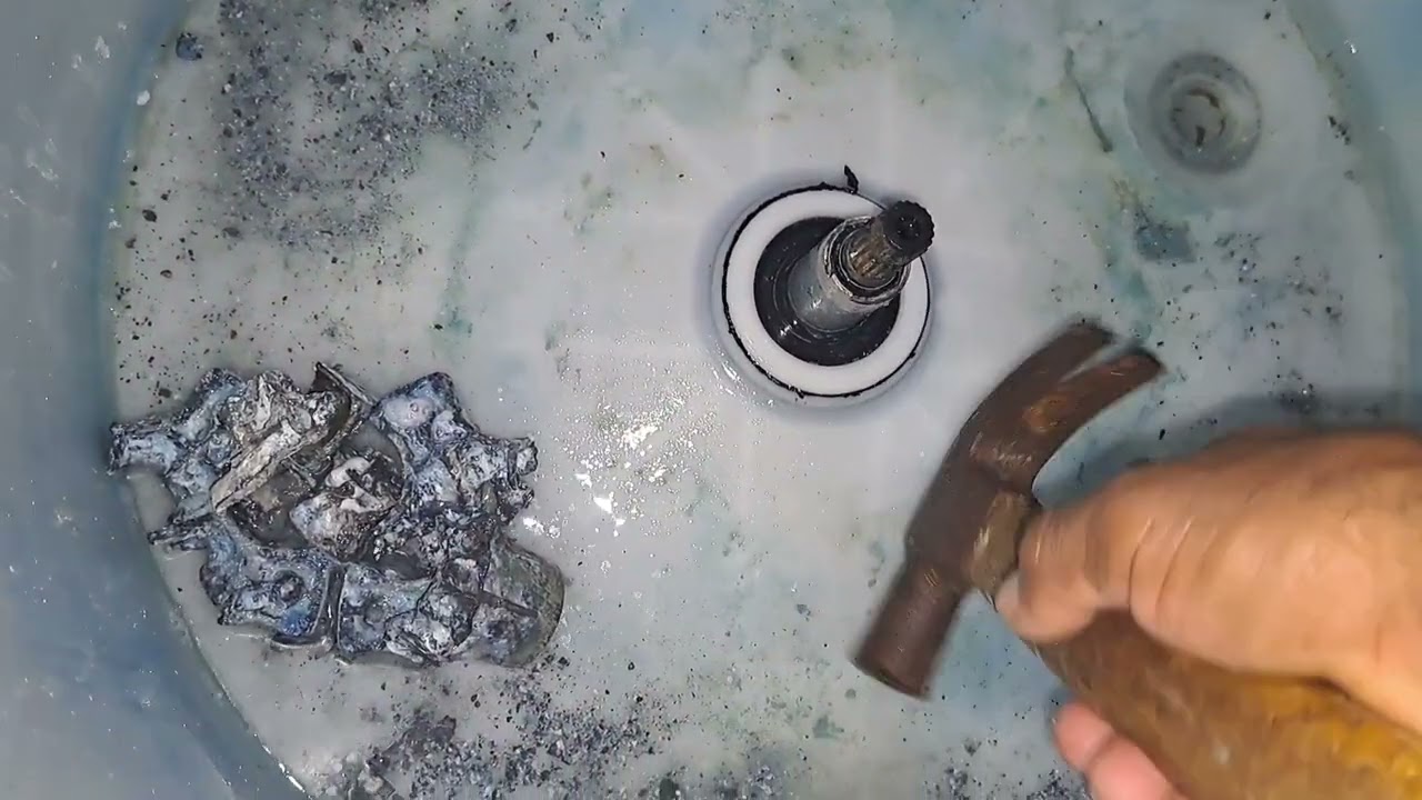 lavadoura com o suporte do cesto quebrado, como trocar?