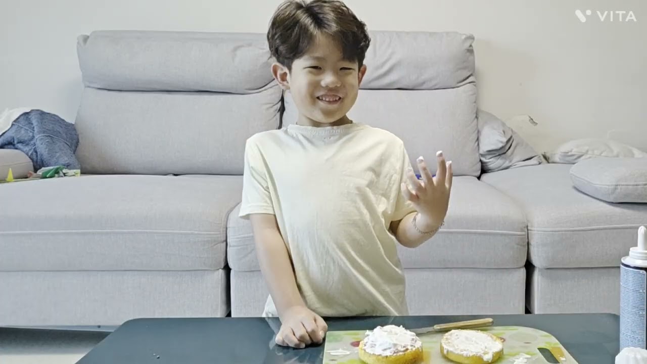 @우니지니세상 우니 딸기케이크만들기 #딸기케이크만들기 #보름달빵 #딸기케이크 #케이크만들기 #아이랑케이크만들기