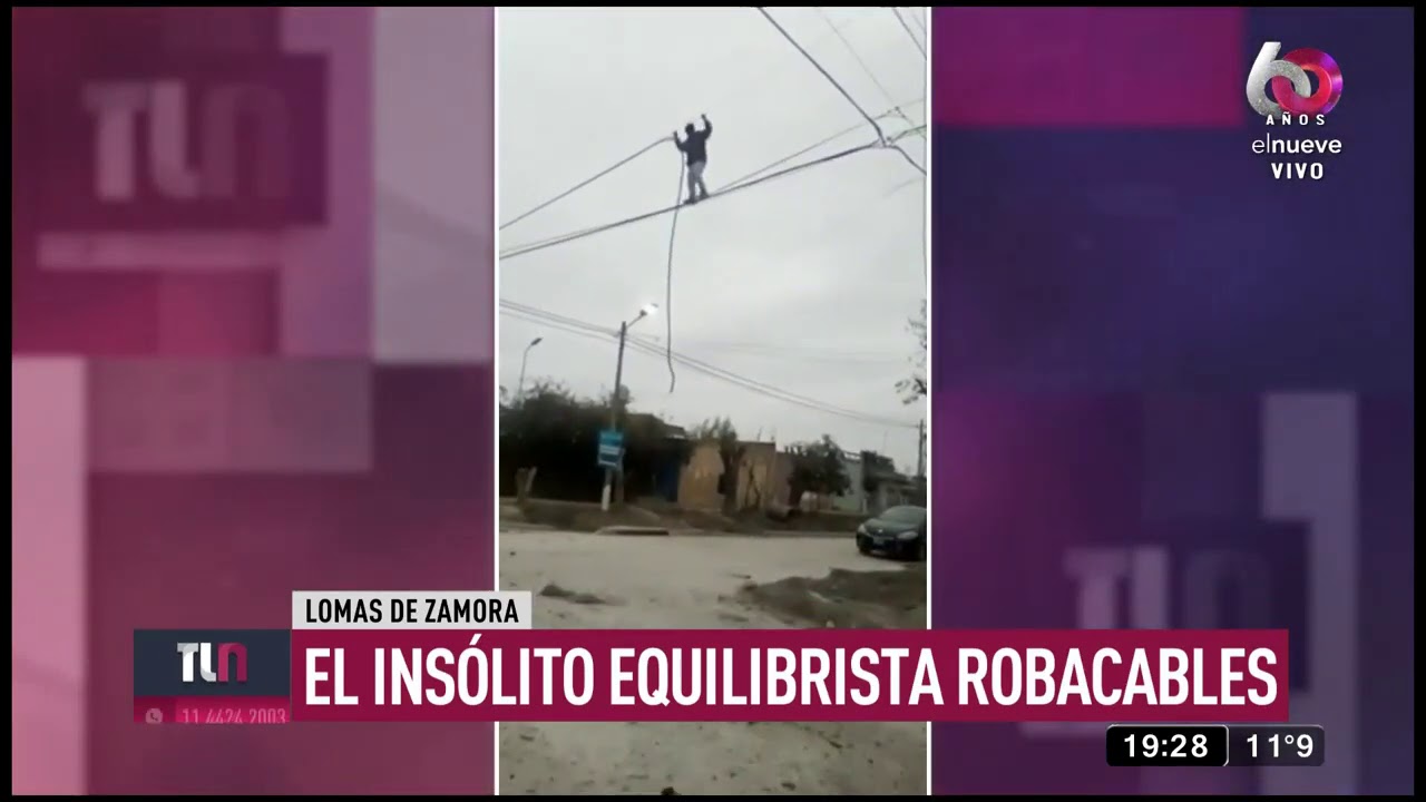 Un ladrón ‘equilibrista’ trepa un poste de luz para robar cables