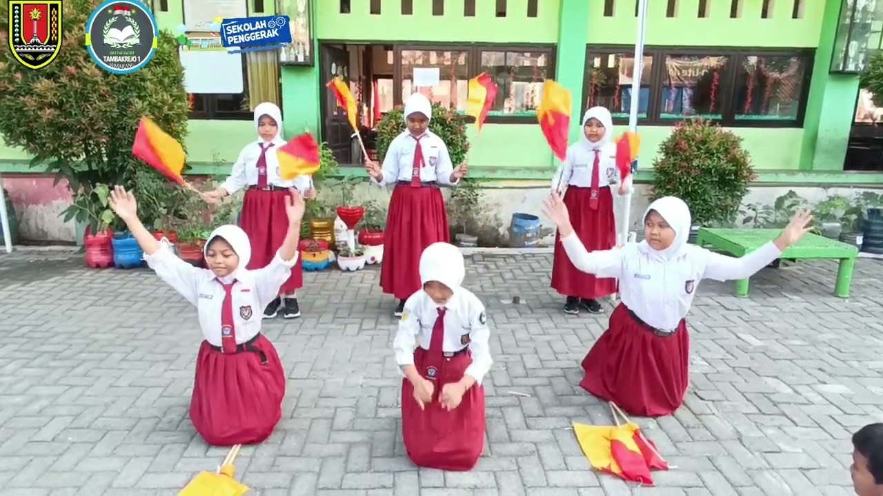 Penampilan ke 2 kelas 4A menampilkan tari medley pramuka,wonderfull indonesia, dan lathi