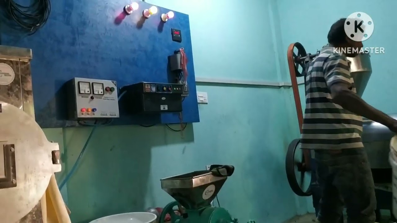 घर नजिकैको आधुनिक तेल मीलमा तोरी पेल्दै आज हामी ❤️🏘️🙏