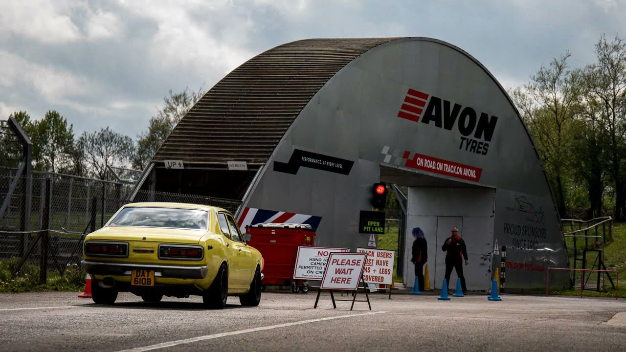 DATSUN 610 TURBO SHREDS CASTLE COMBE CIRCUIT