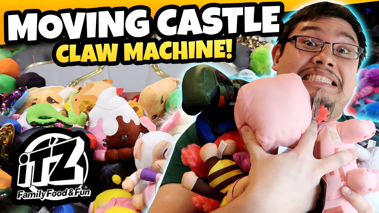 WEIRD Moving Castle Claw Machine! So many wins at iT'Z Arcade!