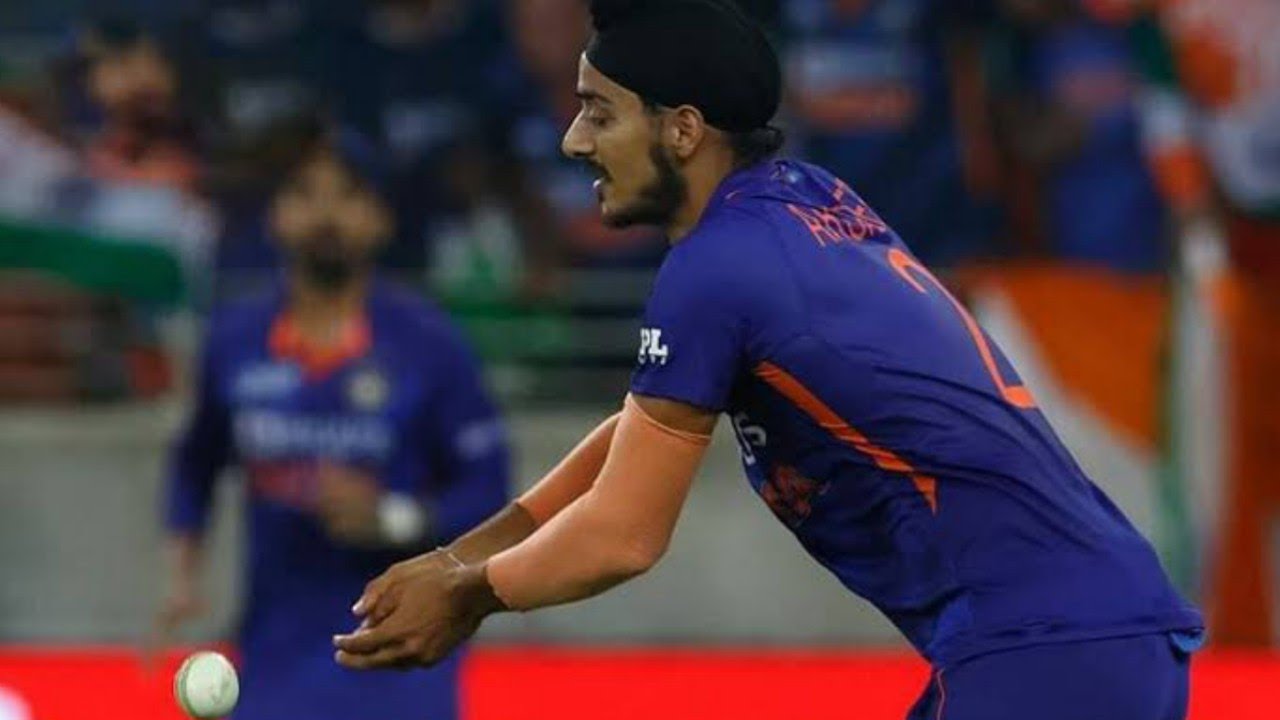 Arshdeep singh Catch miss | Rohit sharma angry reaction on arshdeep singh dropping asif ali catch |