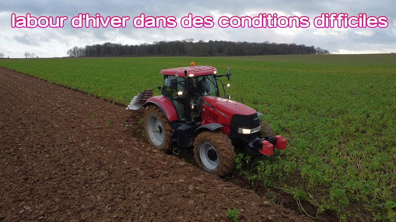 labour d'hiver avec du case ih tracteur qui patine