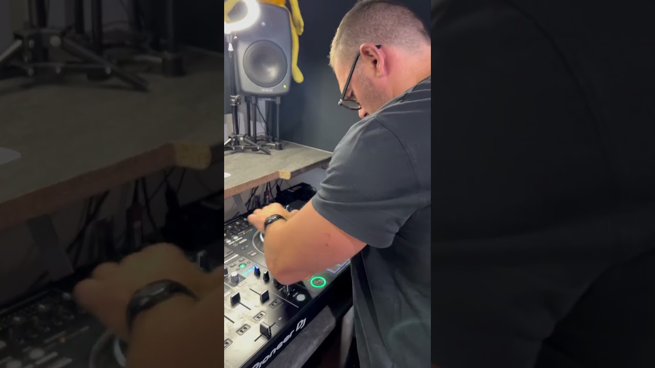 Nicolas sur le calage tempo &agrave; l&rsquo;oreille sur ce I Feel Live et XDJ-XZ