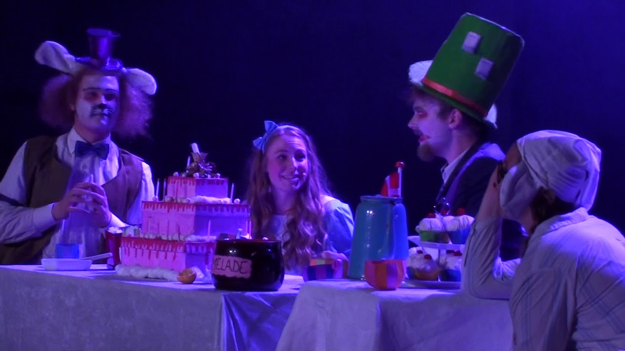 Alice I eventyrland Musical - UCC Drama 17