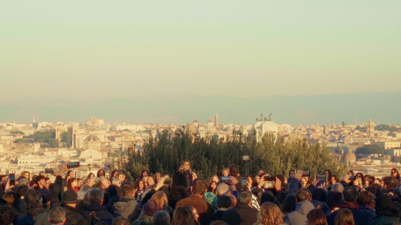 Tosca and 200 voices - Adeste Fideles (Arabic, English, Latin) - conducted by Dodo Versino