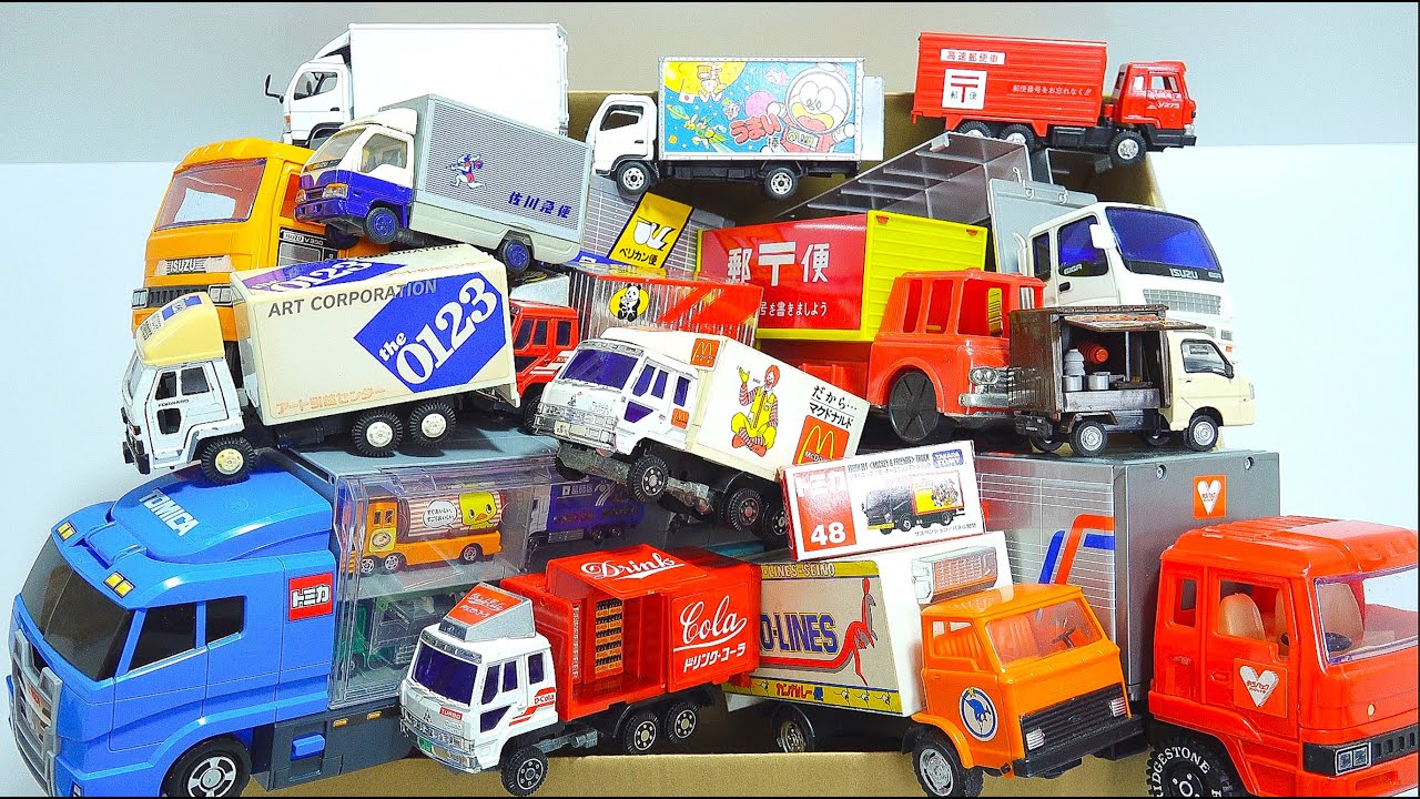 Collect miniature trucks that carry various items in a box and run up a slope! Working Car Truck 🚚