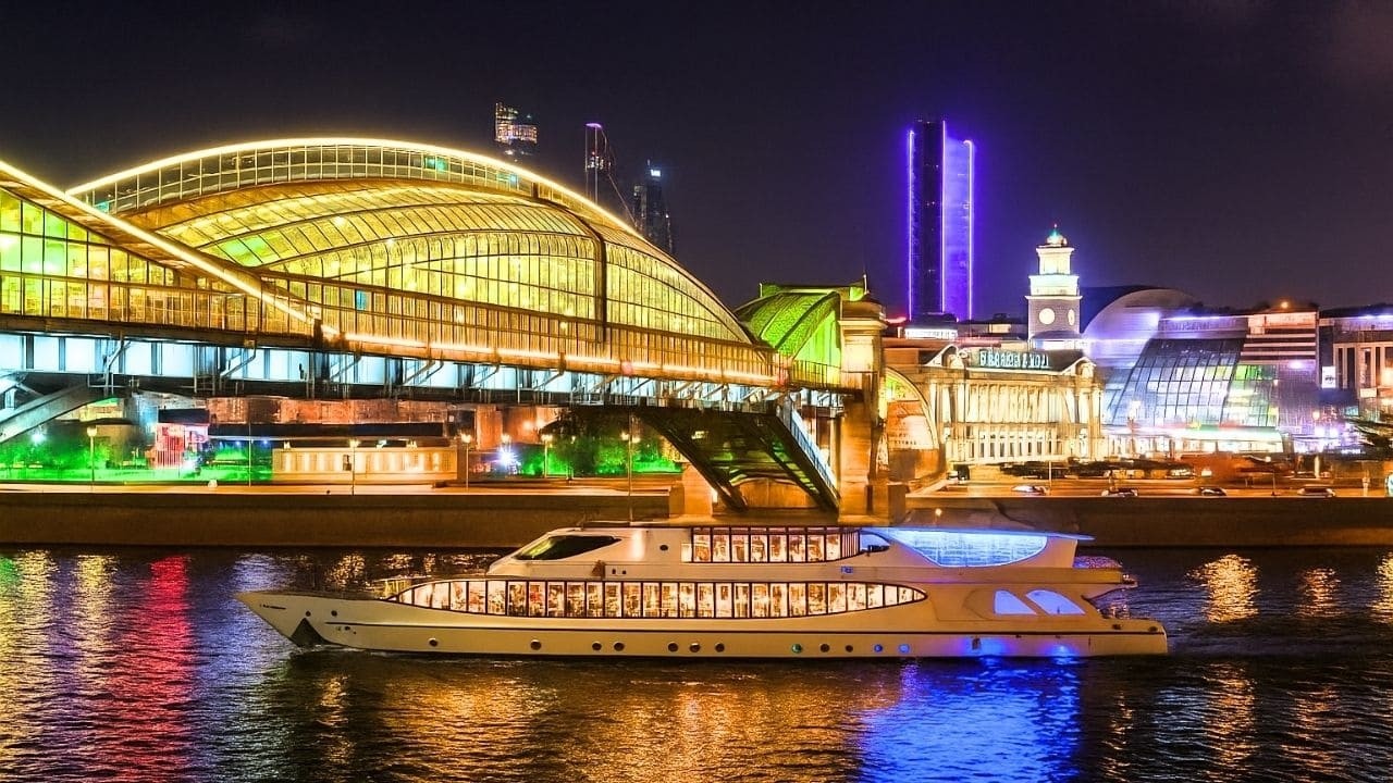 Moscow 4K HDR | Kievsky Station, Rostovskaya Embankment, SPAR & Old Arbat