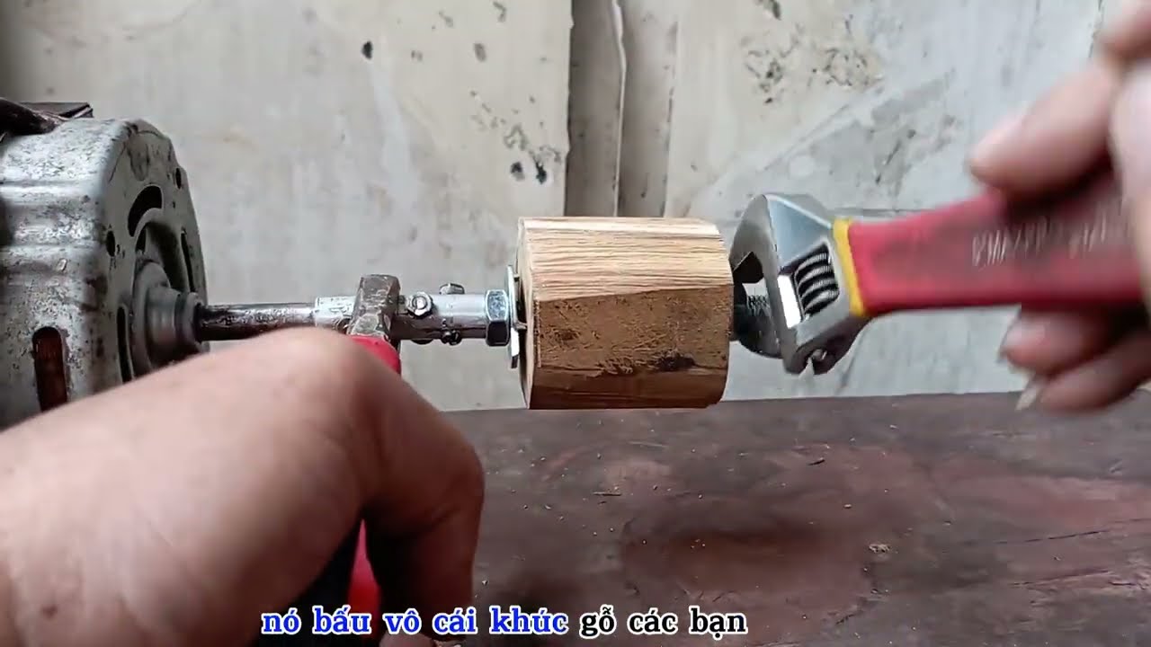 Chế máy tiện gỗ mini chưa tới 15k