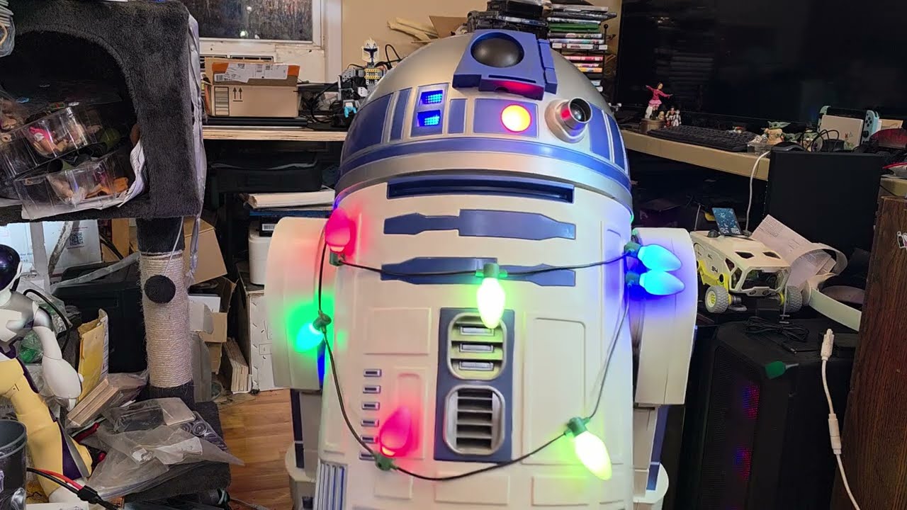 HomeDepotR2D2 Mods Driving R2D2