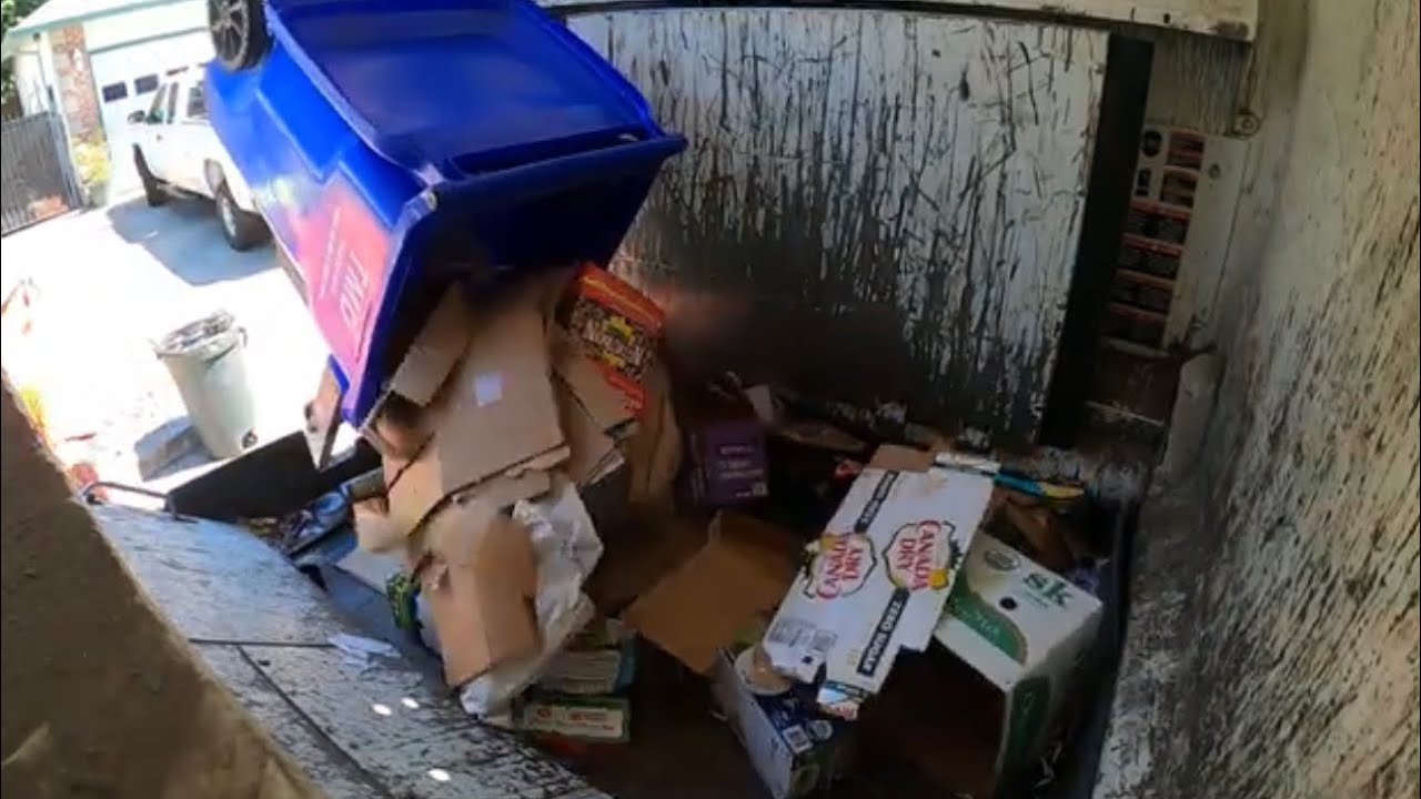 Mack LR packing Out On Recycling
GoPo *Hopper Shot* garbage Truck!!