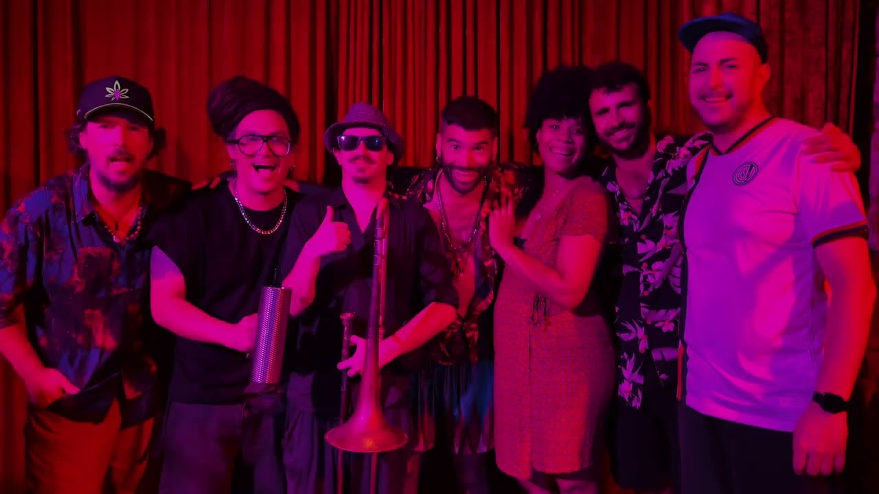 Matumati & La Tripi All Stars – Cumbia en vivo en Ocaña (Barcelona, Plaça Reial)