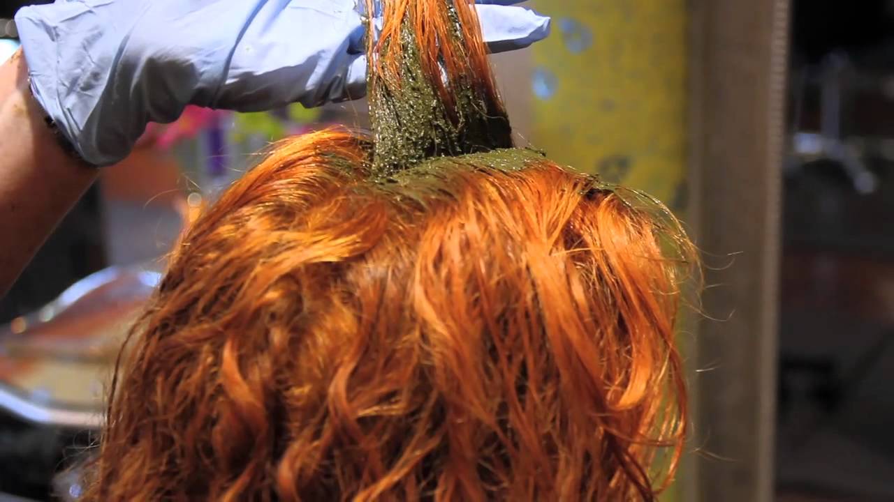 Hair Tutorial: Applying Henna and Indigo to cover gray hair.