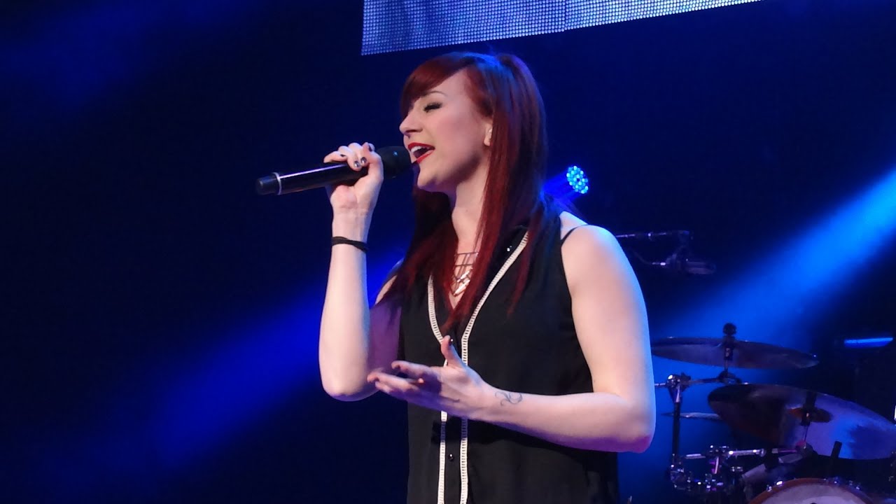 Jen Ledger Singing 
