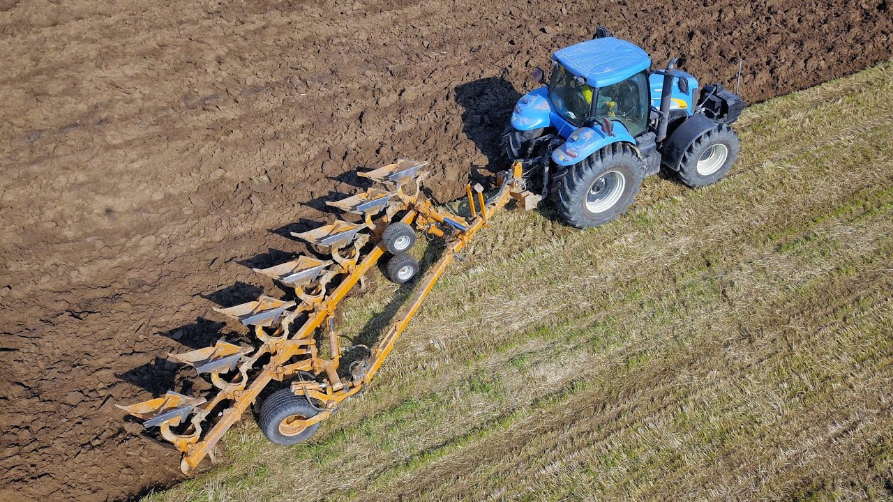 NEW HOLLAND T8040 + Moro Dragon 7 | Aratura 2021 - Plowing