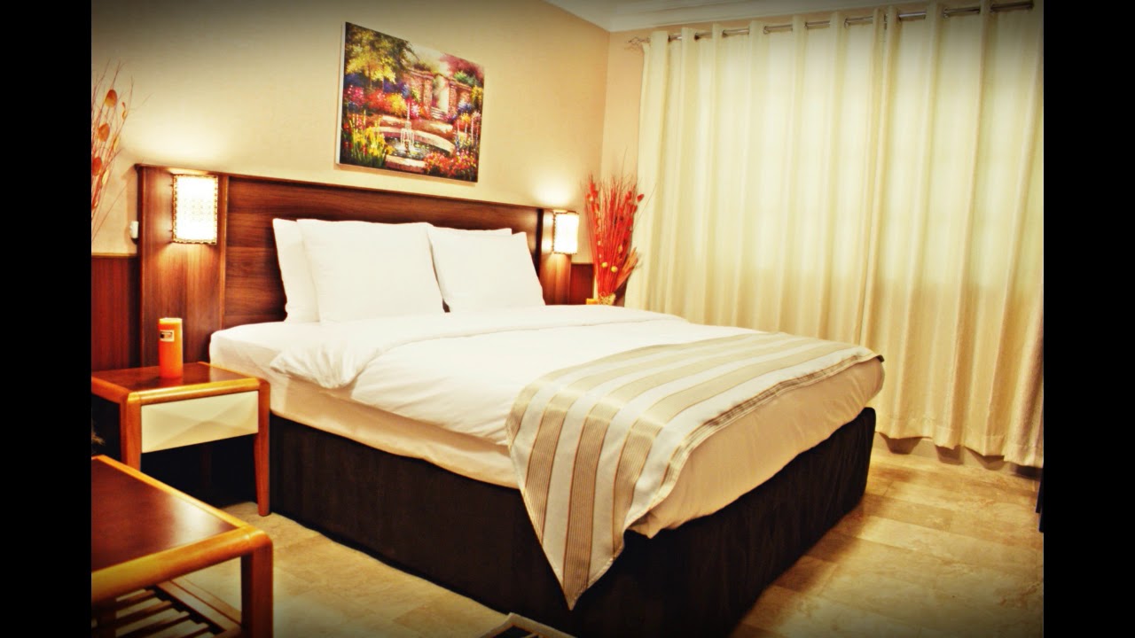 WEEKEND HOTEL