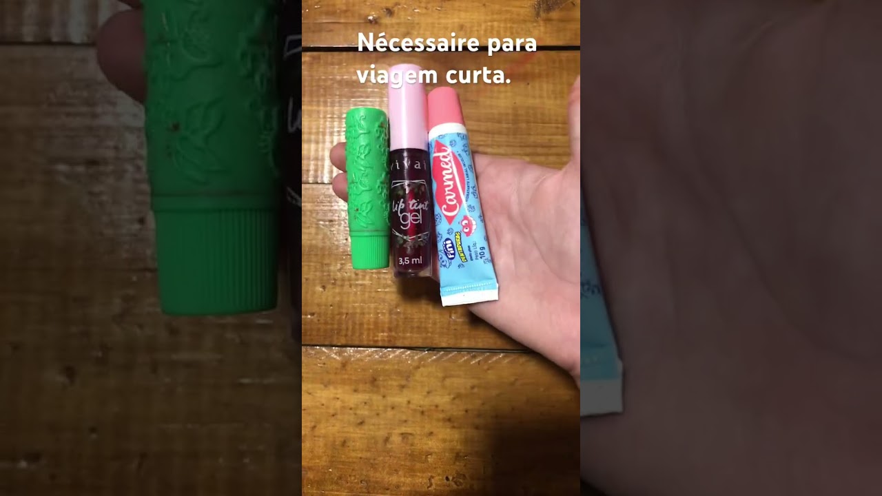 N&eacute;cessaire simples para viagem curta.