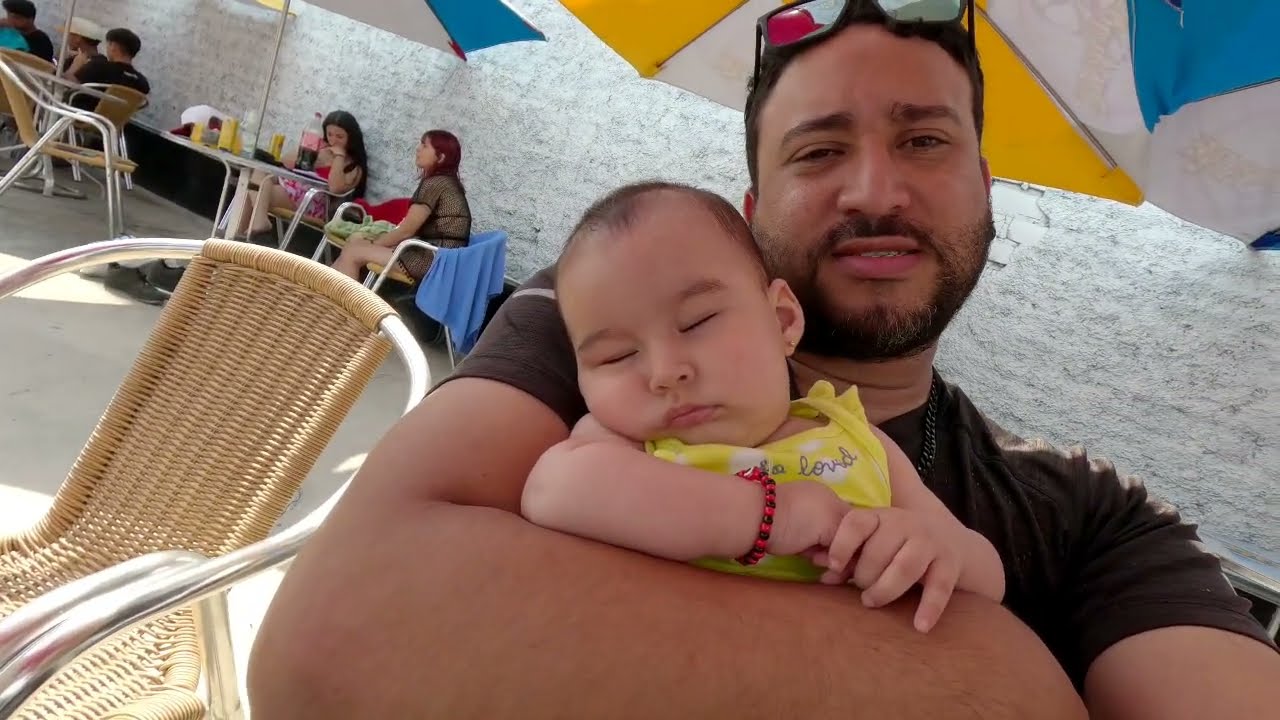 Día de piscina con mi ahijada, hermanita y los compadres 💙🏊‍♀️