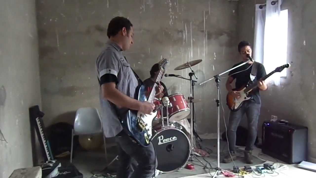 The Sukata - Build cover  - The Housemartins