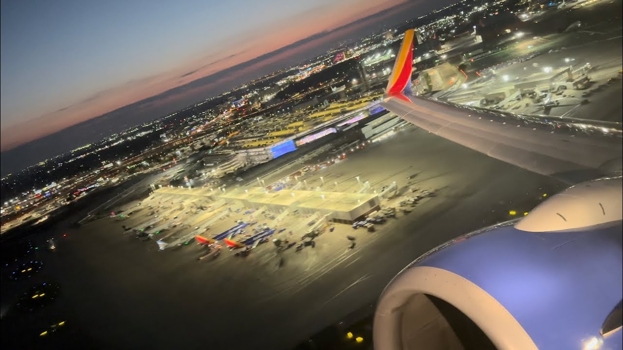 Southwest Boeing 737-700 Sunset Takeoff San Antonio Intl. (KSAT)