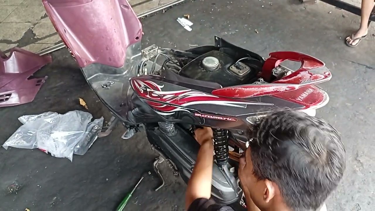 Cara melepas box filter udara motor mio