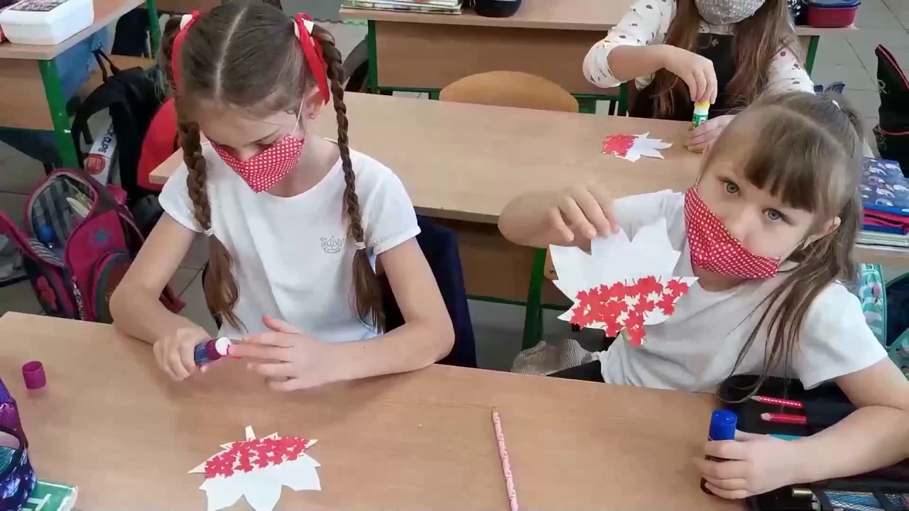 Stare Pole dla niepodległej w czasach pandemii - klasa 2 B ze SP w Starym Polu
