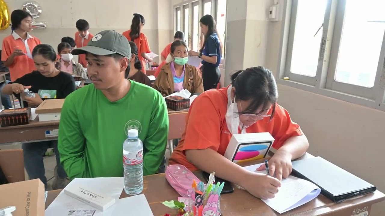 รักใคร ให้ iPad 14 กุมภาพันธ์ 2569 โรงเรียนประสาทวิทยาคาร