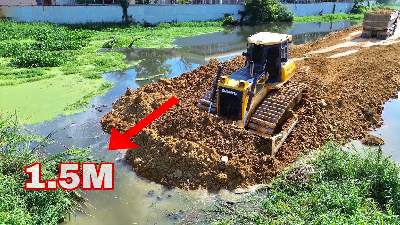 New Update Unload Rock Twelve 25ton Truck Dump-box Reached 1.5M Making Road through Deep Water