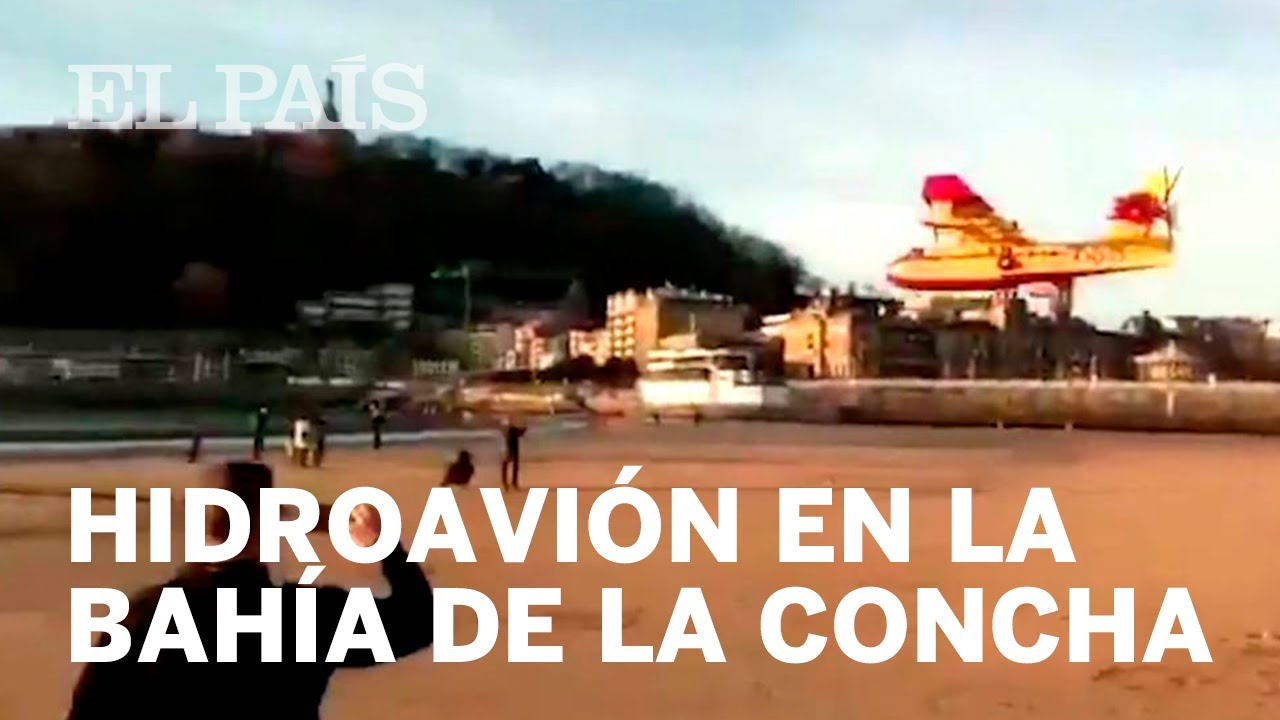 Un hidroavión desconcierta San Sebastián al volar a muy baja altura y cargar agua en la bahía de ...