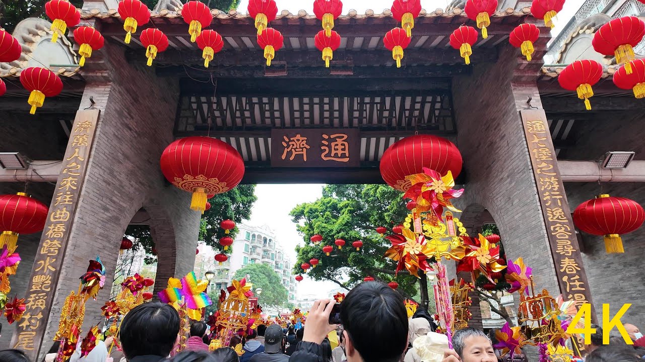 Relaxing Walk across Tongji Bridge and join into Xing TongJi.(Foshan, Guangdong, China)