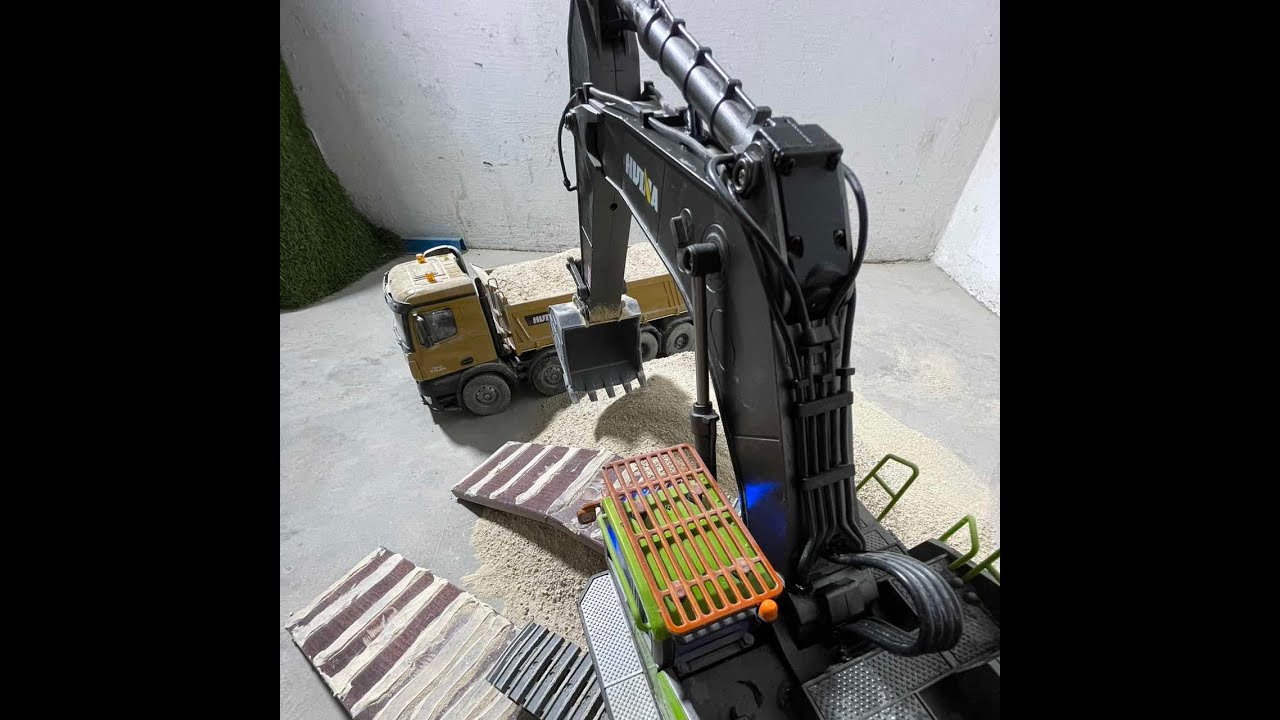 EXCAVATOR HUINA 1593