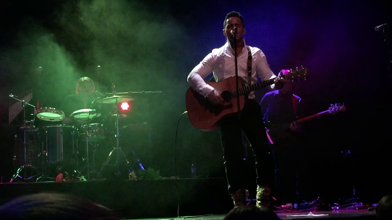 Jon Henrik Fjällgren - tolkning av ”Reggaejoik” (original gjord av Movttegis Máhtte)