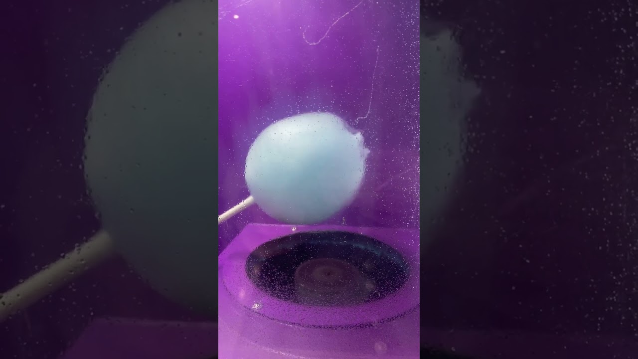 Trying a Robotic Fairy Floss Machine 🍭🤖 Cotton Candy Made by a Robot!