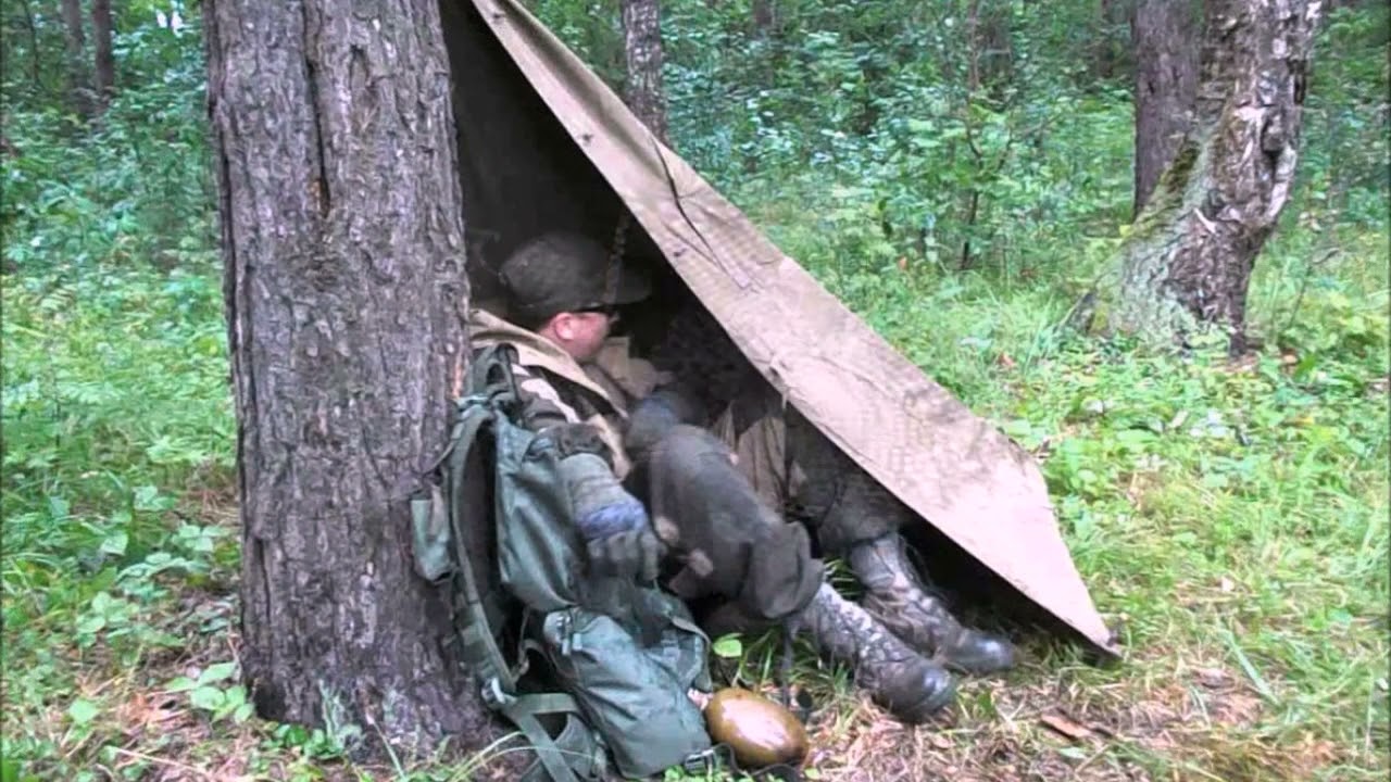 Плащ-палатка. История создания и самый известный военный атрибут