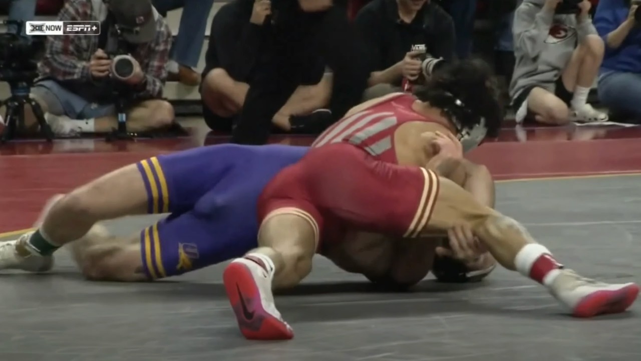 141lbs Anthony Echemendia (Iowa State) vs Cael Happel (UNI)