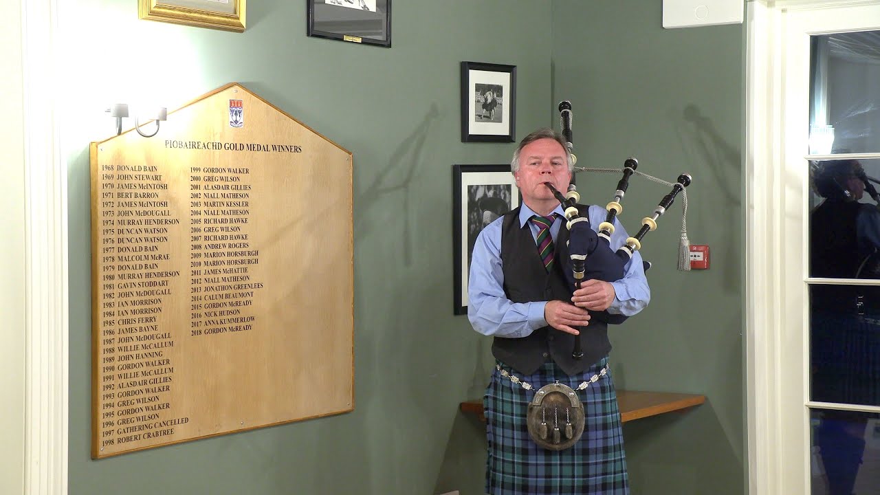 Champion Piper Stuart Liddell playing 