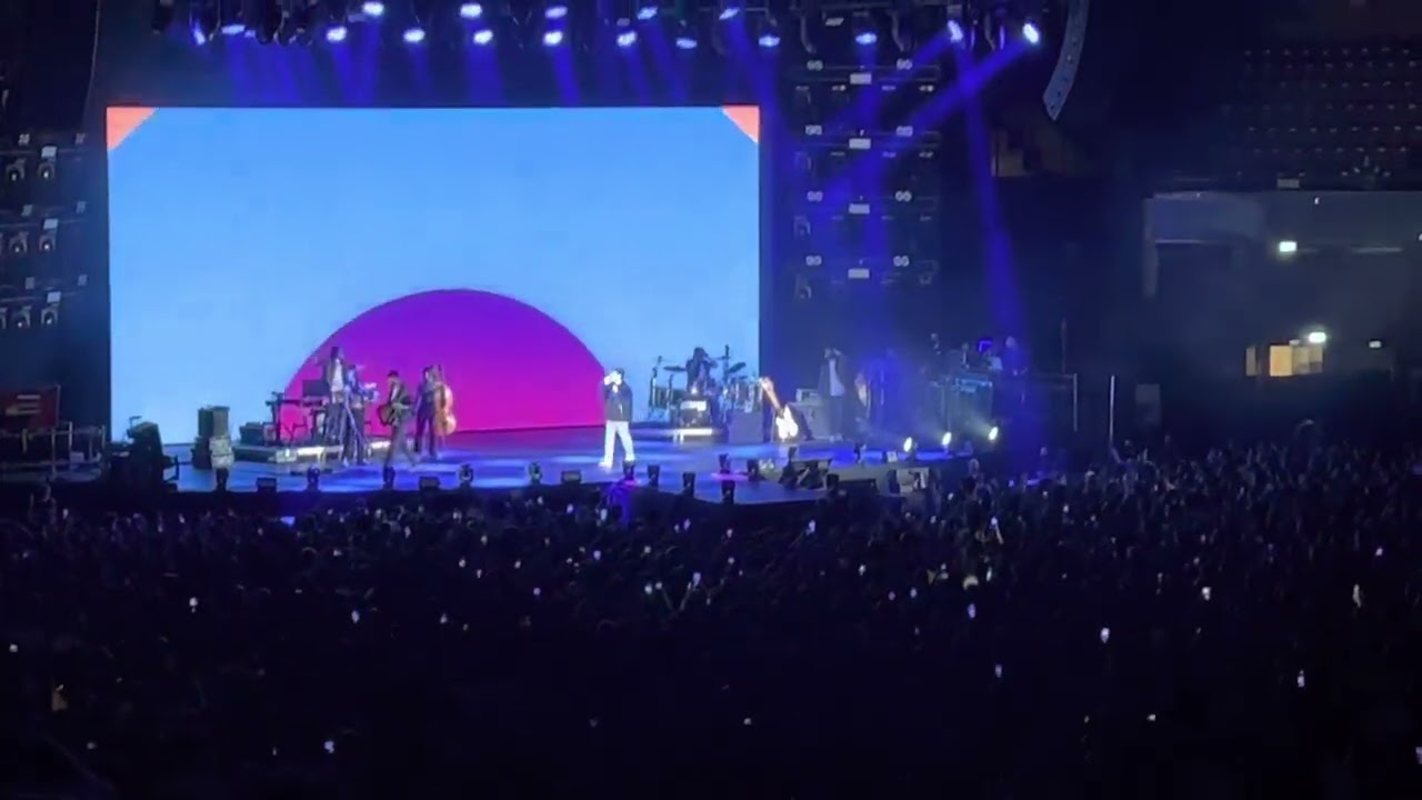 Gazzelle - Meglio così (live Assago forum 11/05/22)