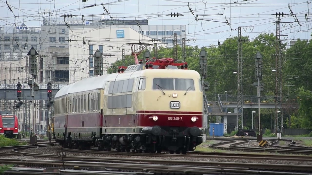 Br 103 (103 245-7) zieht ihren 