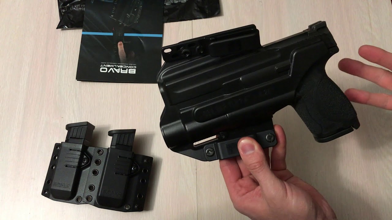 Reviewing the Bravo Concealment Light Bearing Holsters in 3.0!