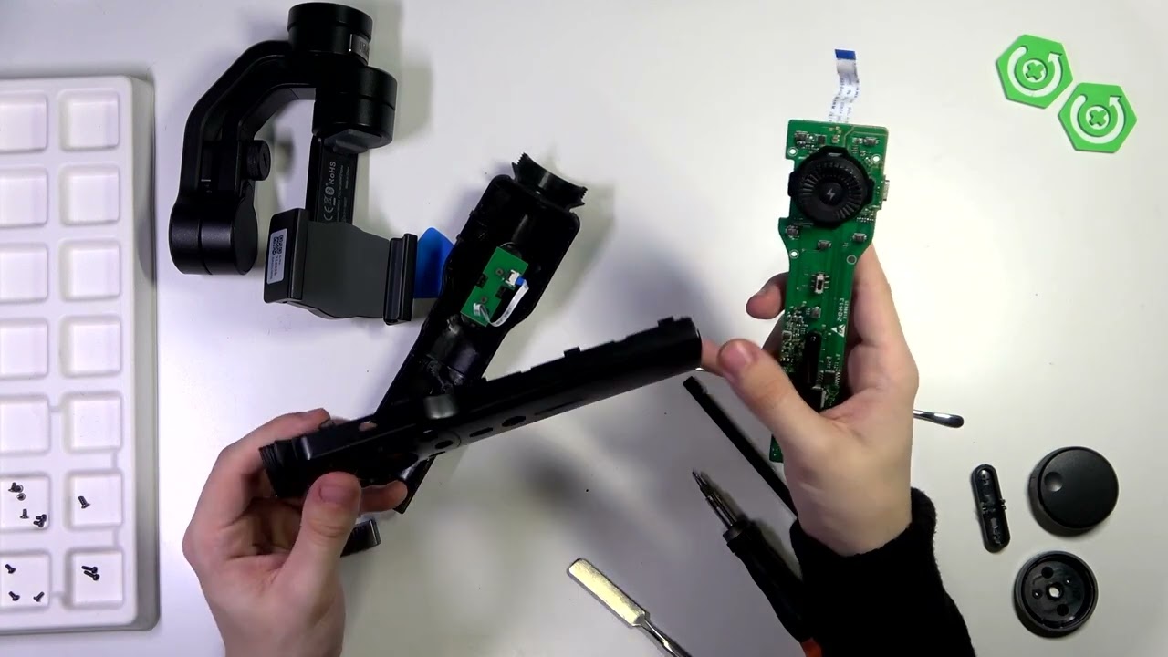 ZHIYUN Smooth4 – Disassembly Step by Step