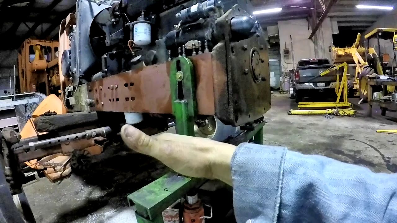 Tractor splitting stand