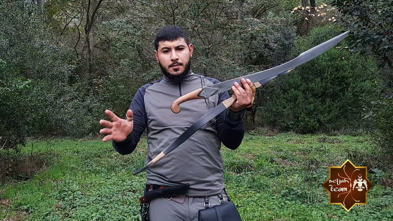 tir à l'arc avec un sabre dans la main (technique simple )